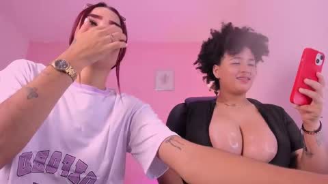 charlotteee online show from November 19, 2025, 1:27 am