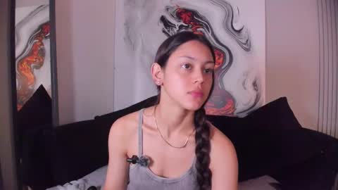 charlottegray_1 online show from November 14, 2025, 7:56 pm