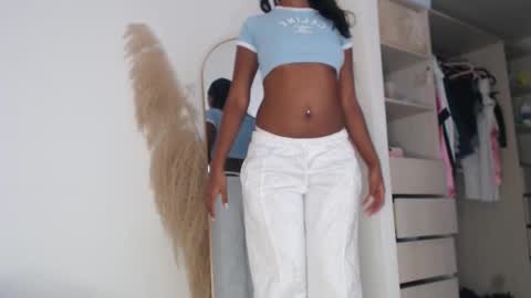 charlottehorny1 online show from January 14, 2025, 9:41 pm