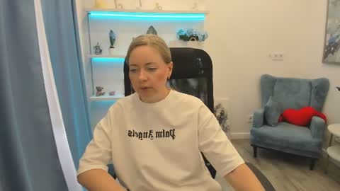 Snapshot of charlottekerti chatting on June 17, 2026, 11:34 am Charlotte online show from June 17, 2026, 11:34 am