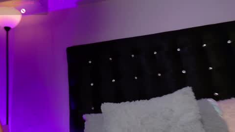 charlotterussel online show from December 28, 2024, 2:01 am