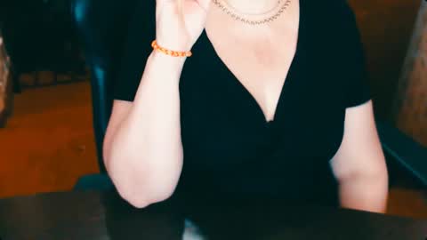 CharlotteXTasty online show from January 20, 2025, 4:34 pm