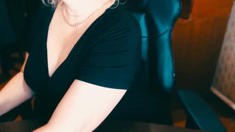 CharlotteXTasty online show from January 24, 2025, 10:11 am