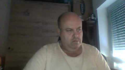 charly online show from November 3, 2025, 9:10 am