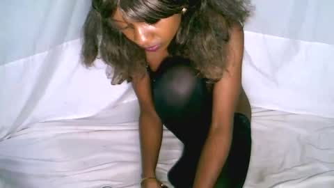 charmantegirl007 online show from September 14, 2025, 3:49 am