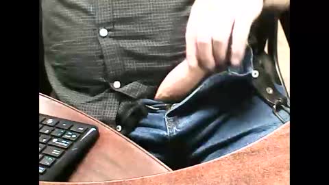 charmeur2672 online show from April 21, 2026, 9:37 am