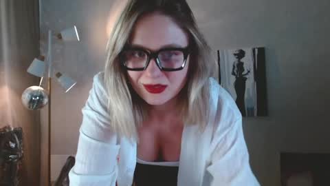 Michelle  online show from June 5, 2026, 6:52 am