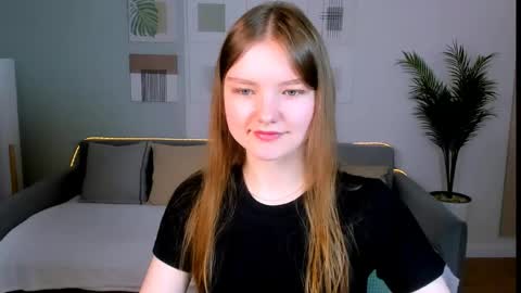 Snapshot of charminglookeva chatting on May 23, 2026, 4:29 am Im Eva online show from May 23, 2026, 4:29 am