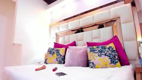 Charol  online show from February 8, 2026, 1:47 pm