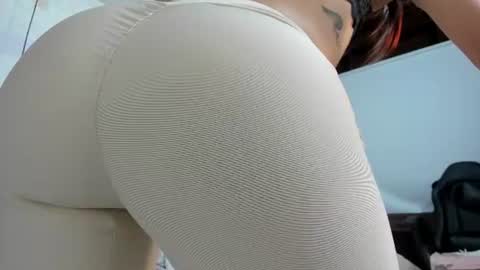 Snapshot of charolnox chatting on June 9, 2026, 1:01 pm Charol online show from June 9, 2026, 1:01 pm
