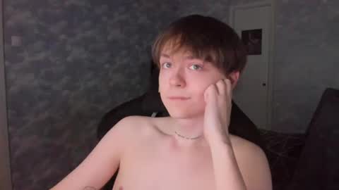 Snapshot of charonbaby1 chatting on December 14, 2024, 10:28 pm lynxy online show from December 14, 2024, 10:28 pm