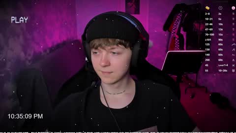 Snapshot of charonbaby1 chatting on December 28, 2024, 7:33 pm lynxy online show from December 28, 2024, 7:33 pm