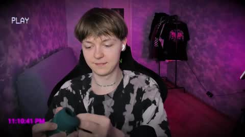 Snapshot of charonbaby1 chatting on February 19, 2025, 8:10 pm lynxy online show from February 19, 2025, 8:10 pm