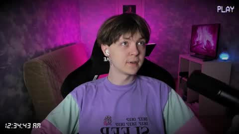 Snapshot of charonbaby1 chatting on October 7, 2025, 9:34 pm lynxy online show from October 7, 2025, 9:34 pm