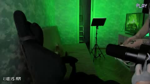 Snapshot of charonbaby1 chatting on October 24, 2025, 10:17 pm lynxy online show from October 24, 2025, 10:17 pm