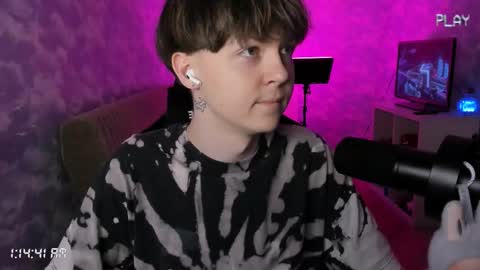 Snapshot of charonbaby1 chatting on October 27, 2025, 10:14 pm lynxy online show from October 27, 2025, 10:14 pm