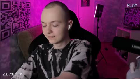 Snapshot of charonbaby1 chatting on December 4, 2025, 11:02 pm lynxy online show from December 4, 2025, 11:02 pm