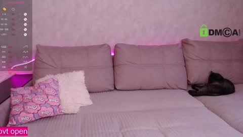 Im Elya   inst Elya Elfie  online show from February 20, 2025, 4:28 am