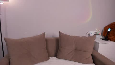 Snapshot of chatur_babes_ chatting on May 18, 2026, 10:32 am Im Elya inst Elya Elfie online show from May 18, 2026, 10:32 am