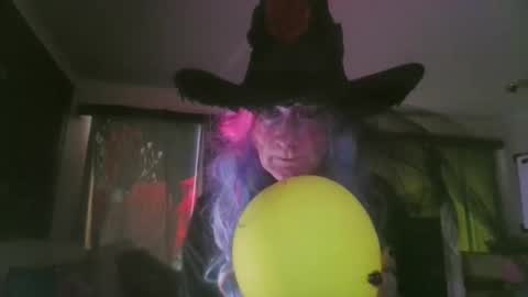 Snapshot of chaturdell9359 chatting on October 24, 2025, 3:36 am We Chat online show from October 24, 2025, 3:36 am