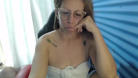 CHAYLA VICTORIA RUIZ  online show from April 19, 2026, 3:44 pm