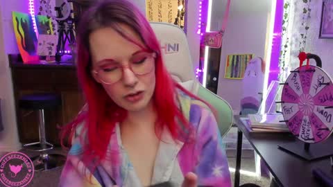 Candy Cuntress CheeTHIS CAM IS NON NUDE online show from January 4, 2025, 4:11 pm