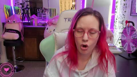 Candy Cuntress CheeTHIS CAM IS NON NUDE online show from January 16, 2025, 5:42 am