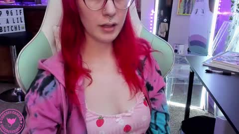 Candy Cuntress CheeTHIS CAM IS NON NUDE online show from February 21, 2025, 10:48 pm
