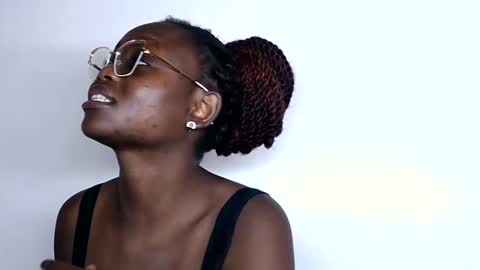 cheeky_charms online show from September 26, 2025, 7:18 pm