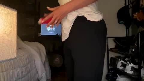 chelarose online show from March 4, 2026, 2:23 pm