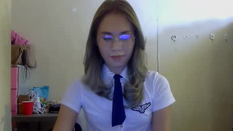 chelly4u69 online show from September 18, 2025, 4:47 am