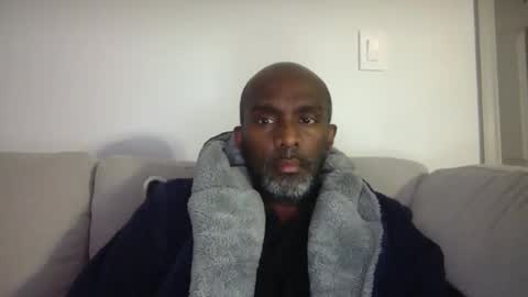 chenthu1979 online show from April 17, 2026, 11:13 am