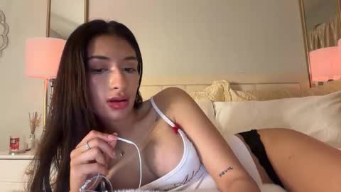 Snapshot of cherliecarmen chatting on February 2, 2026, 6:34 am cherliecarmen online show from February 2, 2026, 6:34 am
