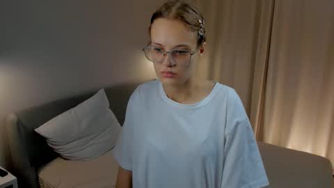 Anna online show from November 18, 2025, 11:03 am