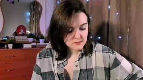 cherry_chapman online show from March 3, 2025, 1:09 pm