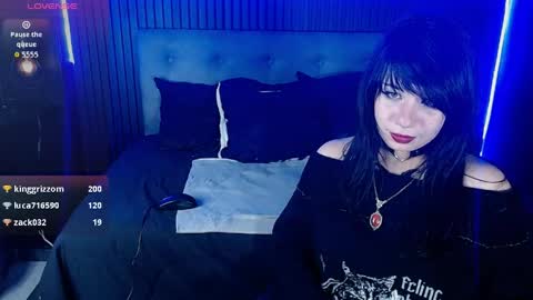 cherry_darck online show from April 18, 2026, 7:07 pm