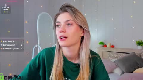 Snapshot of cherry_pr1ce chatting on November 9, 2025, 12:42 am cherry_pr1ce online show from November 9, 2025, 12:42 am