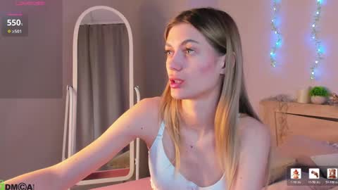 cherry_pr1ce online show from April 13, 2026, 11:54 pm