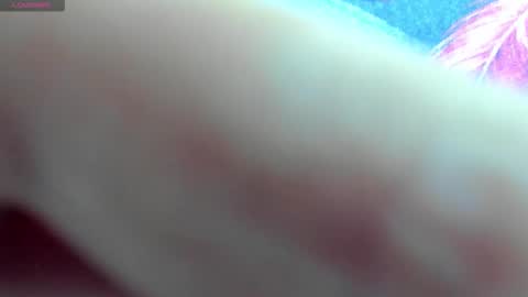 Mia online show from October 9, 2025, 9:18 am