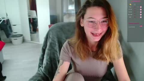 Snapshot of cherryangle chatting on March 15, 2026, 7:25 am Leonie online show from March 15, 2026, 7:25 am