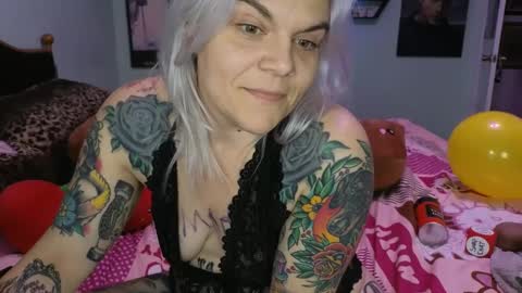 CherryBombBomb online show from December 7, 2024, 10:34 am