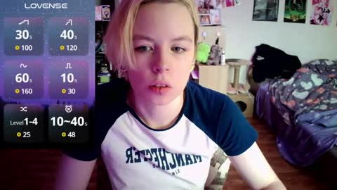 cherrybaby_0 online show from December 10, 2024, 7:58 am
