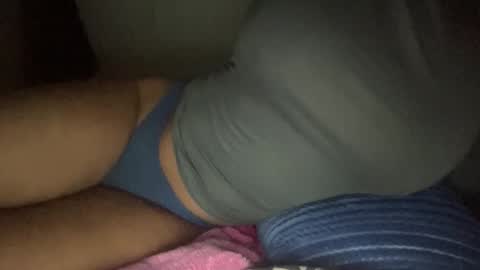 cherryb online show from November 6, 2025, 1:23 pm