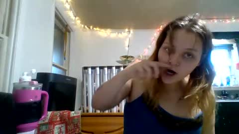 cherrybomb454 online show from November 14, 2025, 1:32 pm