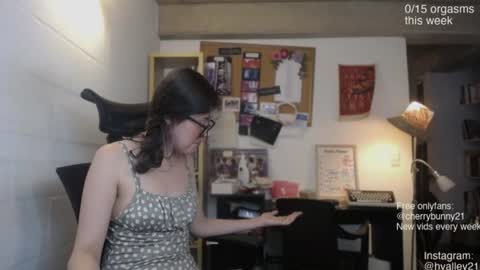 Snapshot of cherrybunny21 chatting on June 16, 2026, 3:20 am Sarah Prez online show from June 16, 2026, 3:20 am