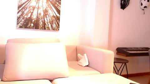 Anna online show from April 4, 2026, 2:47 pm