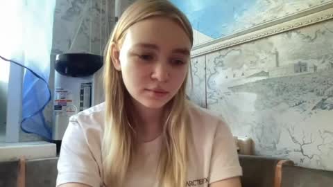 Snapshot of cherryleija chatting on June 4, 2026, 4:29 am Lei online show from June 4, 2026, 4:29 am