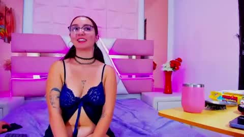 Snapshot of cherryrusson chatting on June 19, 2026, 1:37 pm cherryrusson online show from June 19, 2026, 1:37 pm