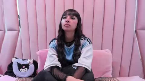 cherrysweetl_ online show from June 17, 2026, 1:45 pm