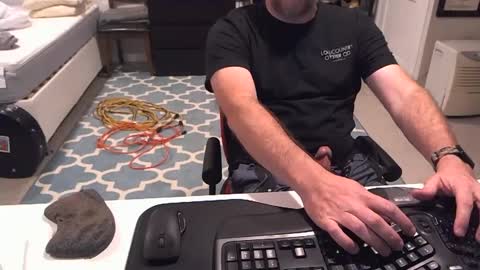 Snapshot of chesbayboy chatting on October 7, 2025, 4:09 am chesbayboy online show from October 7, 2025, 4:09 am